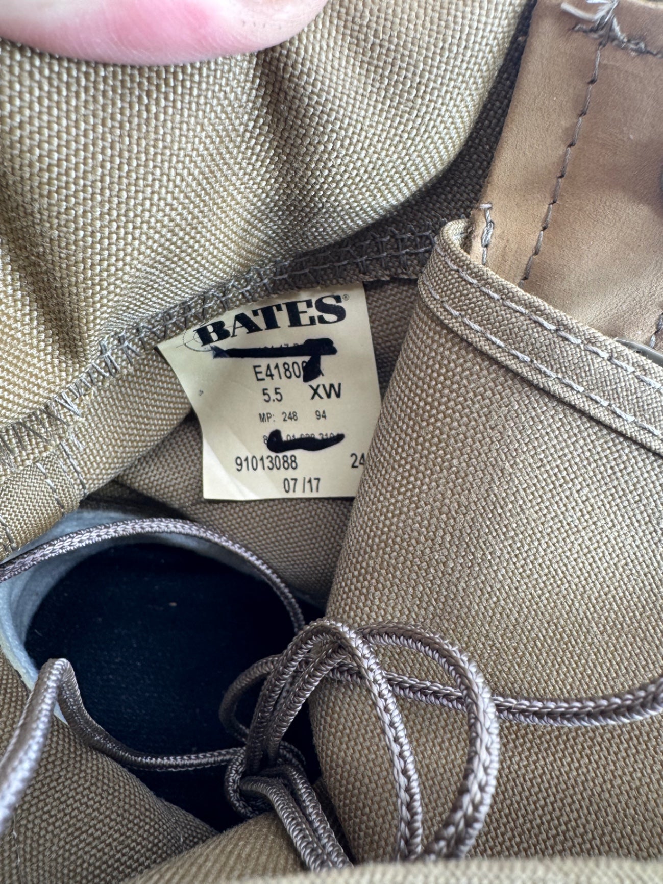Bates E41800 combat boot tan army size 5.5XW