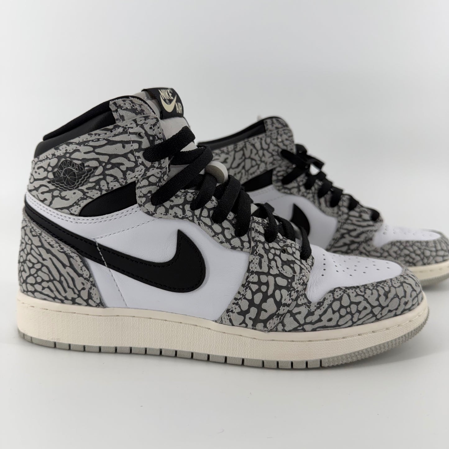 Nike Air Jordan 1 Retro High OG White Cement Sneaker Sz W 8.5