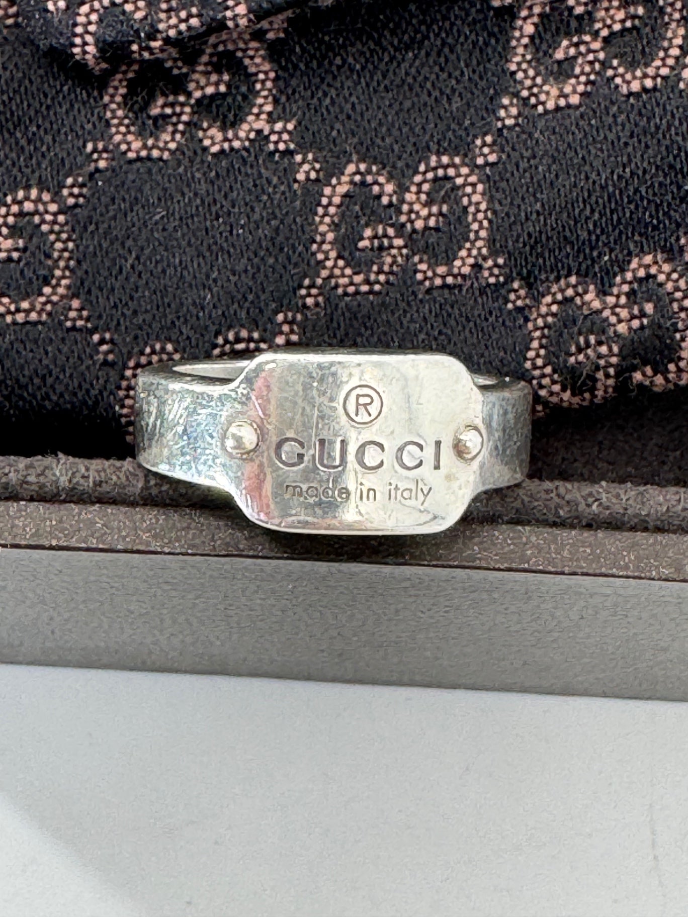 Gucci trademark-logo sterling silver ring w/box