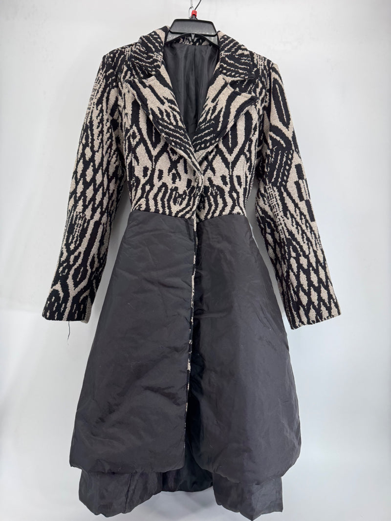 Unbranded Statement Jacket Puffy Lower Tier Italy Size XSmall
