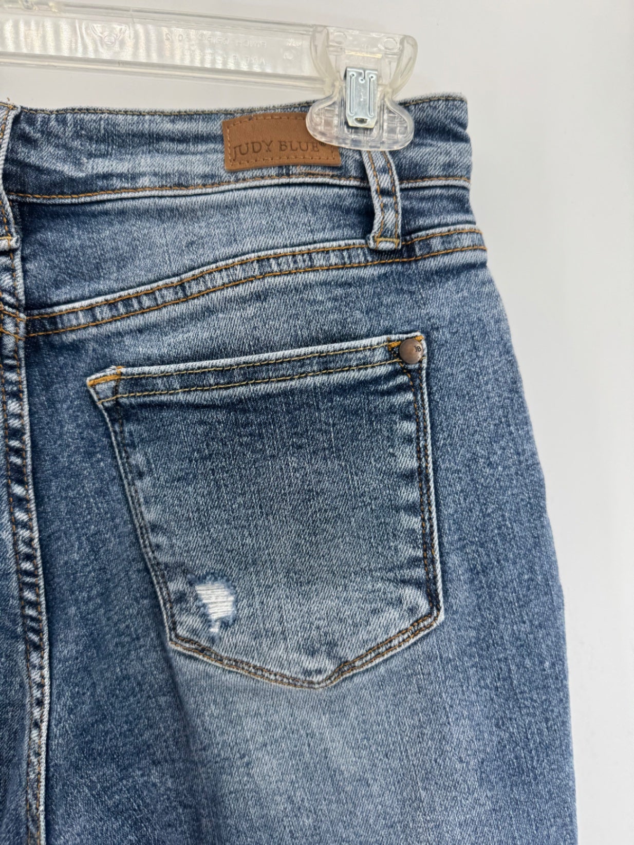 Judy Blue  - Slim Fit Jeans - Distressed - Sz 26