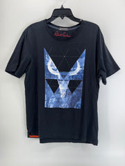 Robert Graham black tshirt