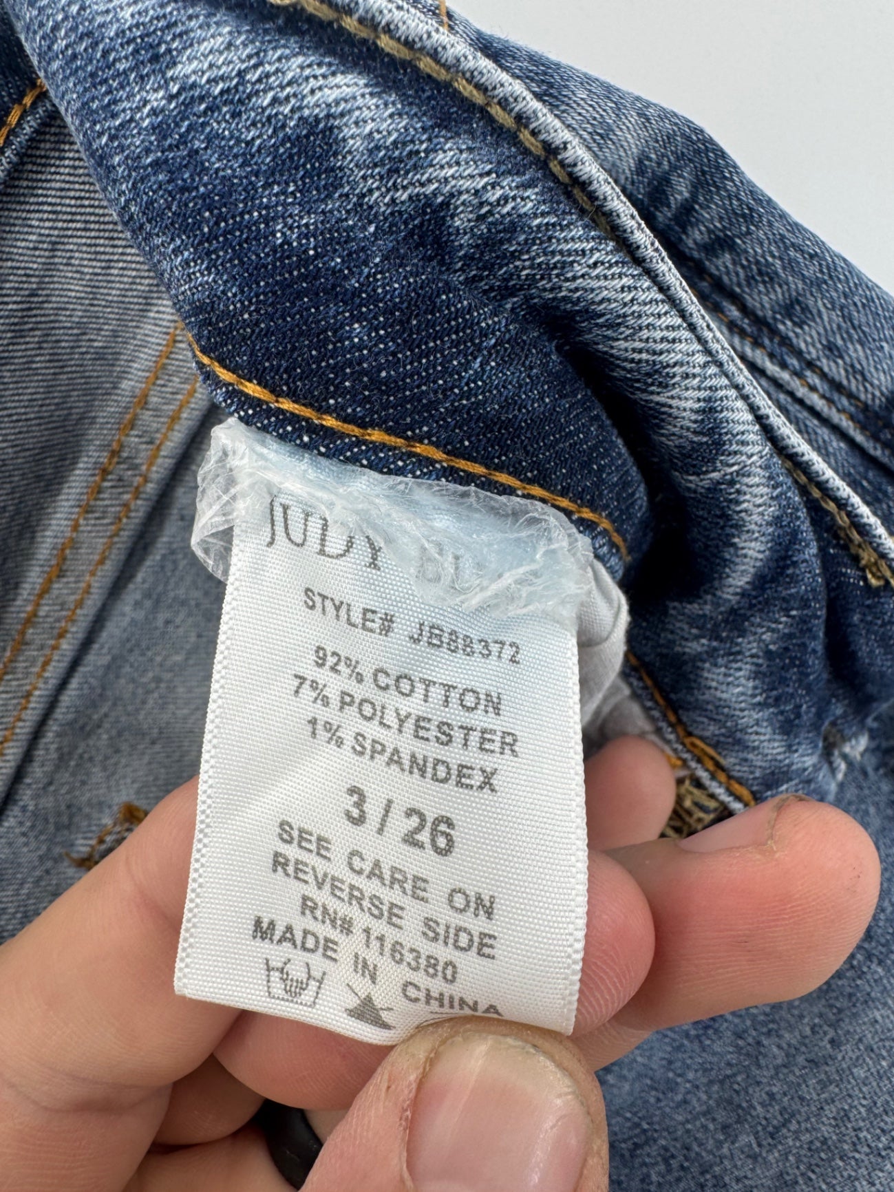 Judy Blue  - Slim Fit Jeans - Distressed - Sz 26