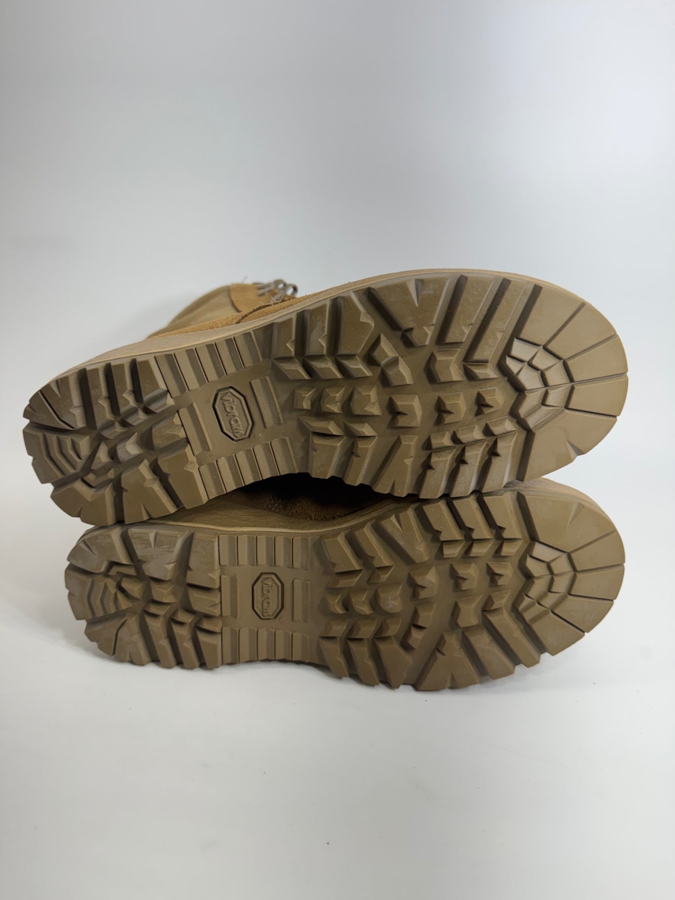 Bates E41800 combat boot tan army size 5.5XW