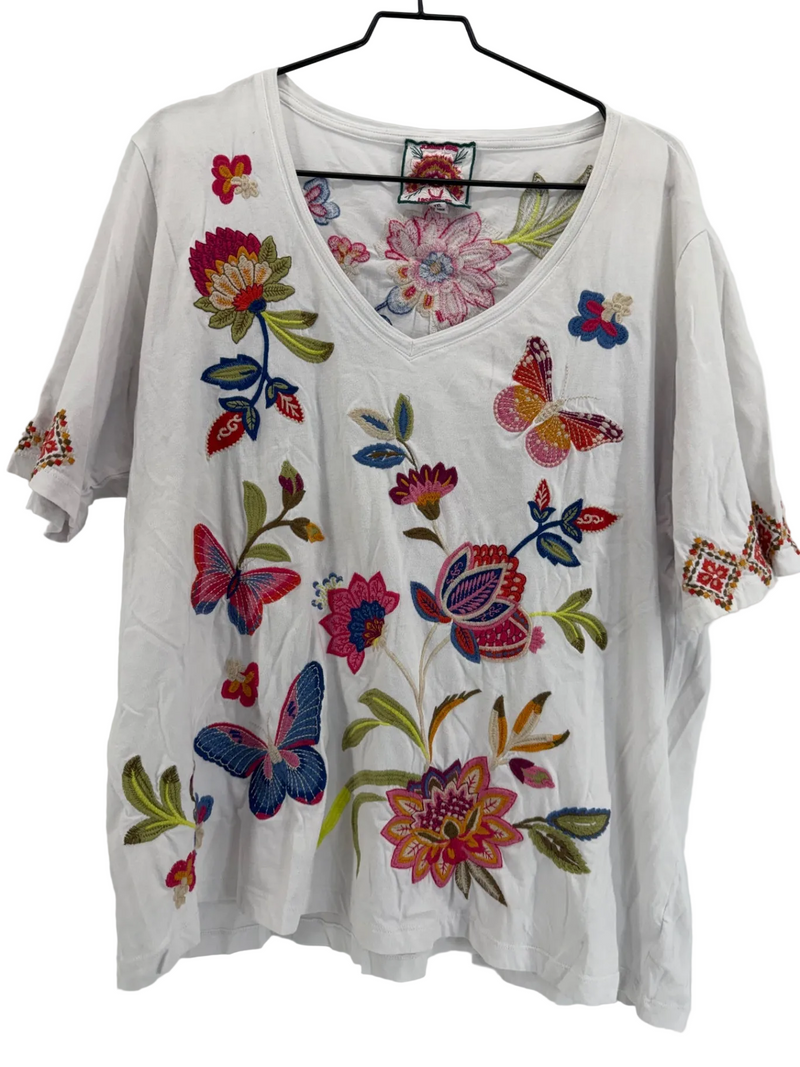 Johnny Was White Floral Embroidered Tee Size 2XL