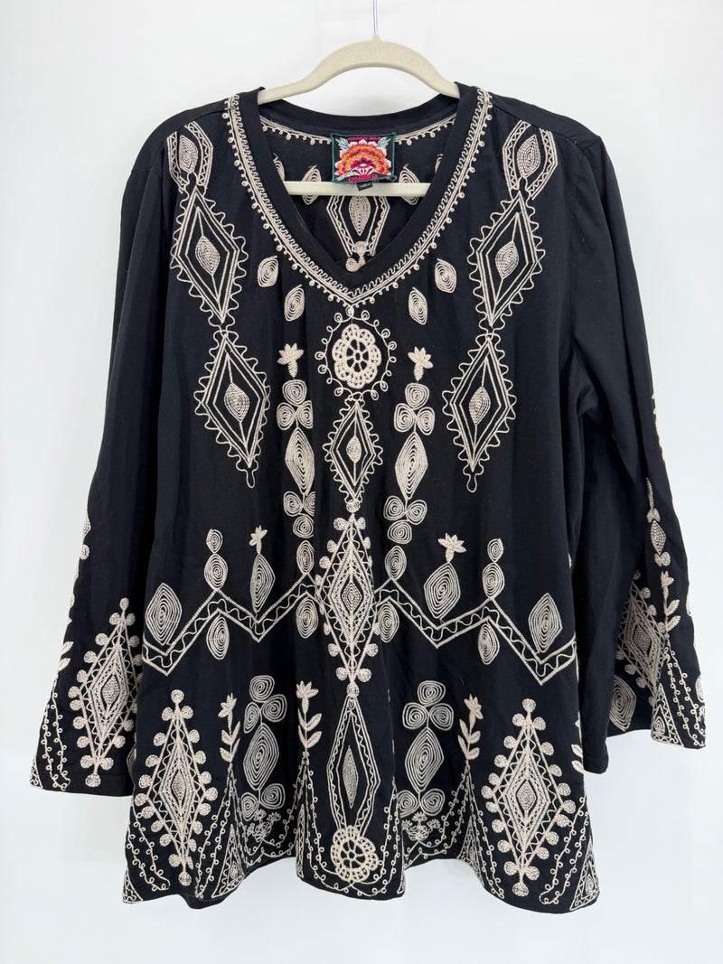 Johnny Was Black Beige Embroidered Tunic
