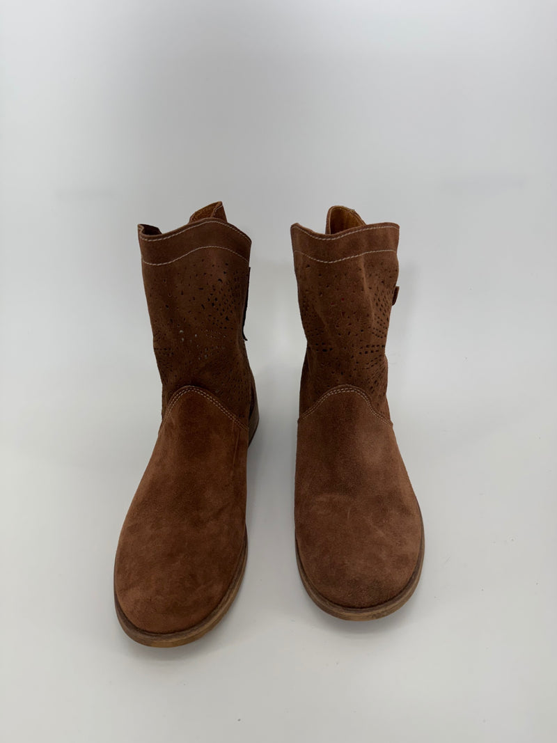 Sundance Ankle Boots w/ Buckle Western Boots