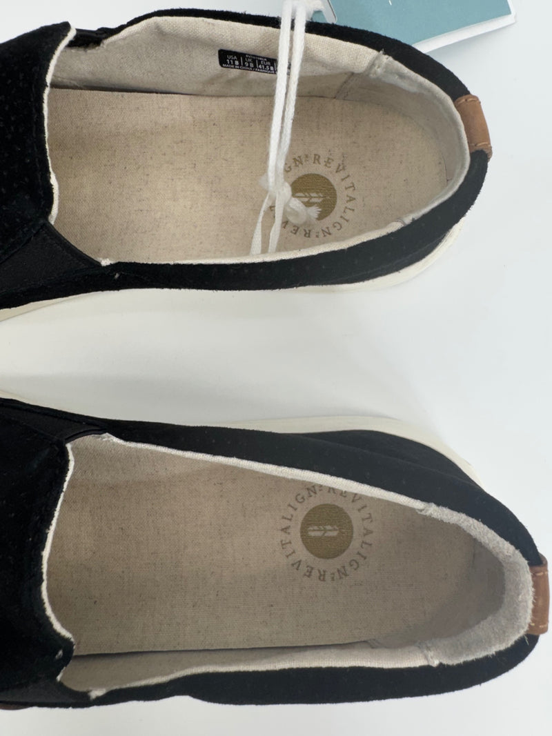 REVITALIGN Boardwalk Leather Slip-On Sneaker
