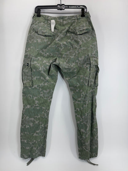 Nike SB Camo Cargo Pants Straight Leg Men’s Sz Medium/30