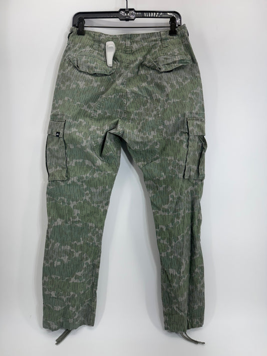 Nike SB Camo Cargo Pants Straight Leg Men’s Sz Medium/30
