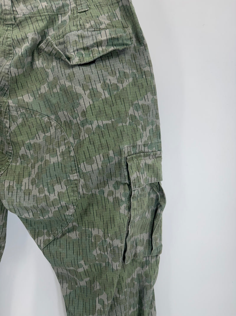 Nike SB Camo Cargo Pants Straight Leg Men’s Sz Medium/30