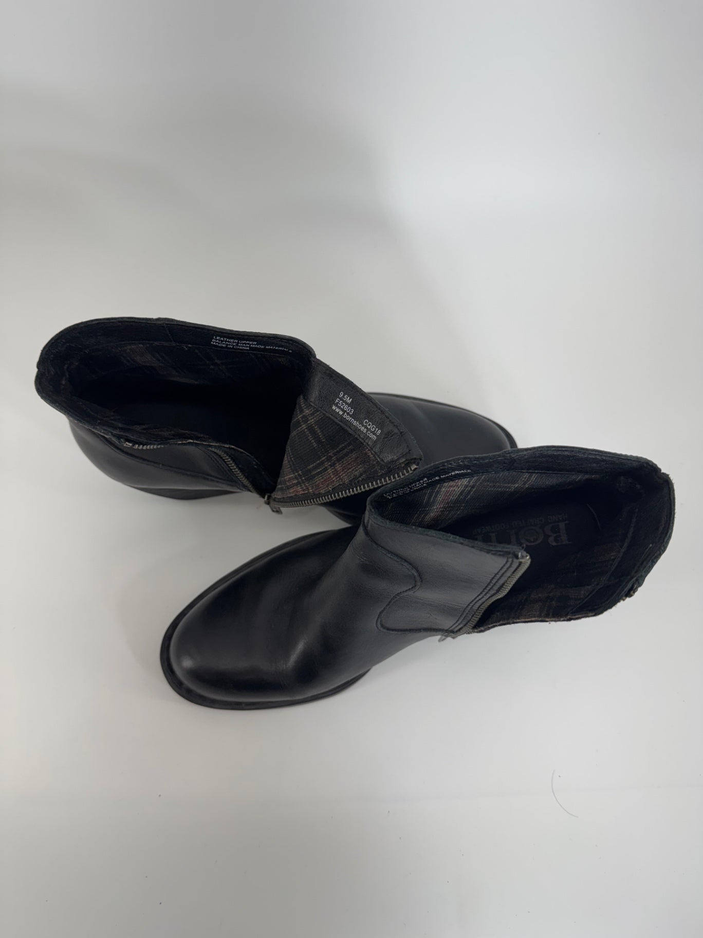 Born Black Leather Chelsea Round Toe Boots