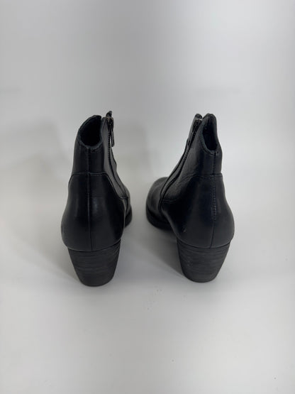 Born Black Leather Chelsea Round Toe Boots