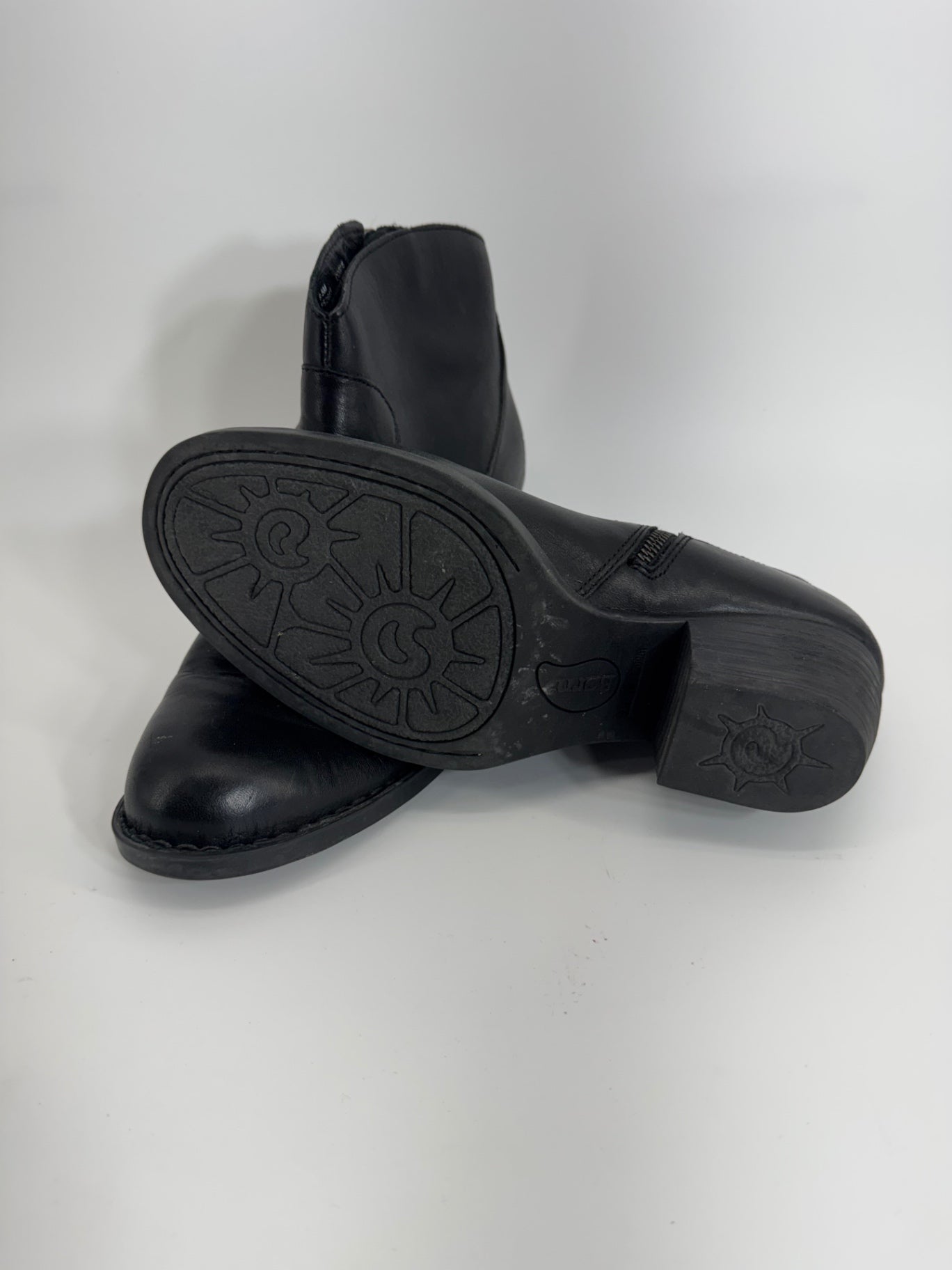 Born Black Leather Chelsea Round Toe Boots