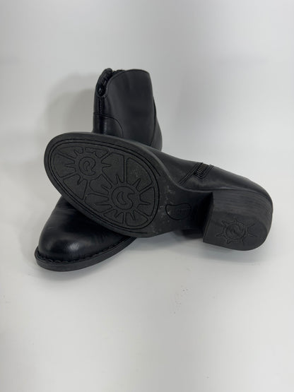 Born Black Leather Chelsea Round Toe Boots