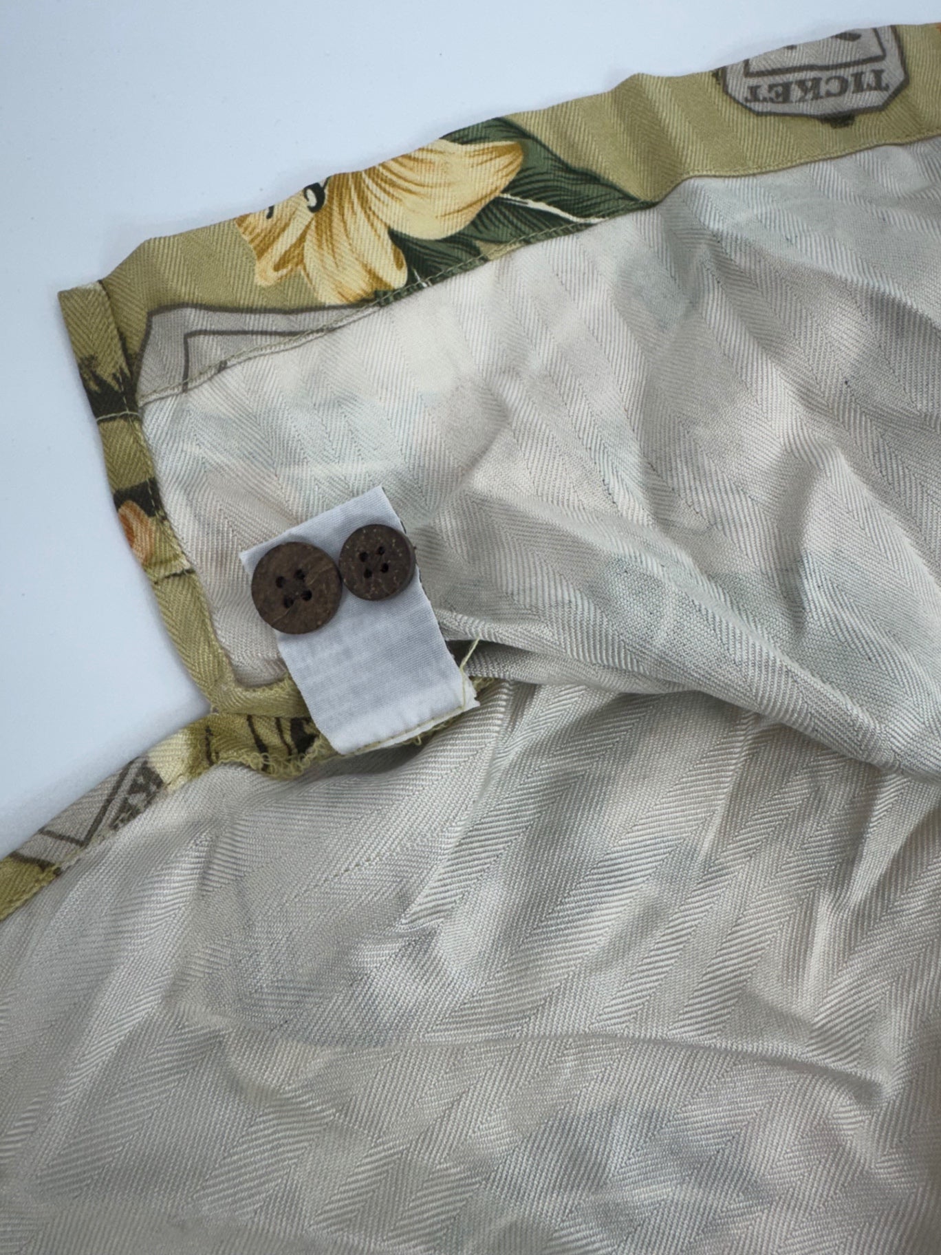 Tommy Bahama Men's Silk Button Down Hawaiian Shirt Size L