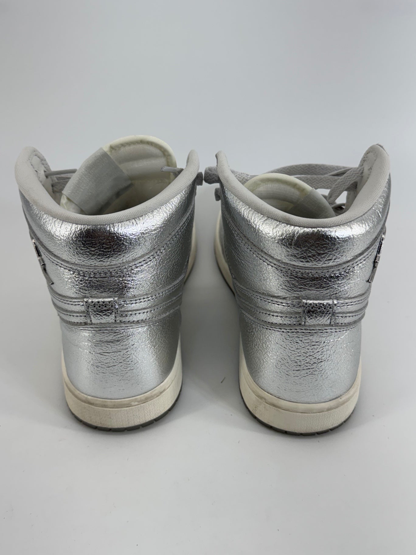 Nike Air Jordan 1 Retro High OG Chrome Silver Metallic Sneakers Women’s 8.5