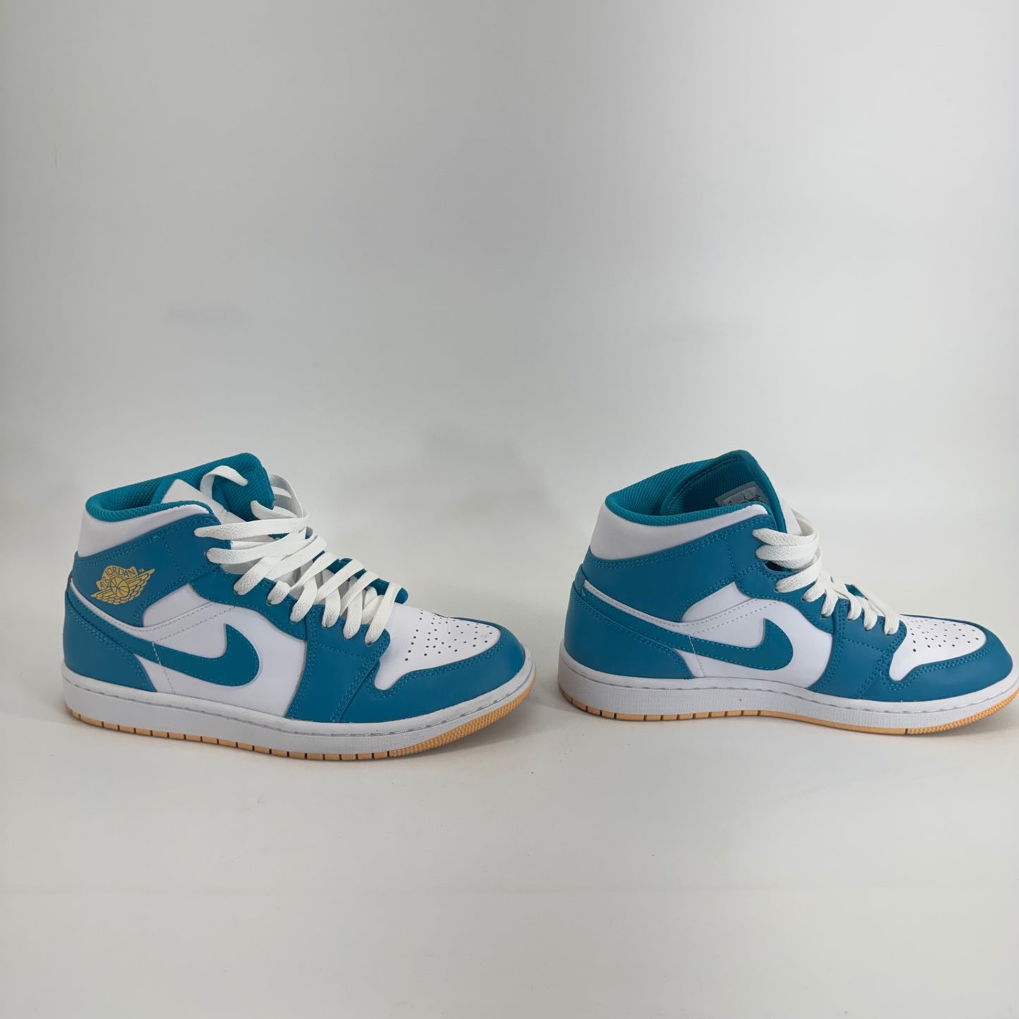 Nike Air Jordan 1 Mid Aqua Tone