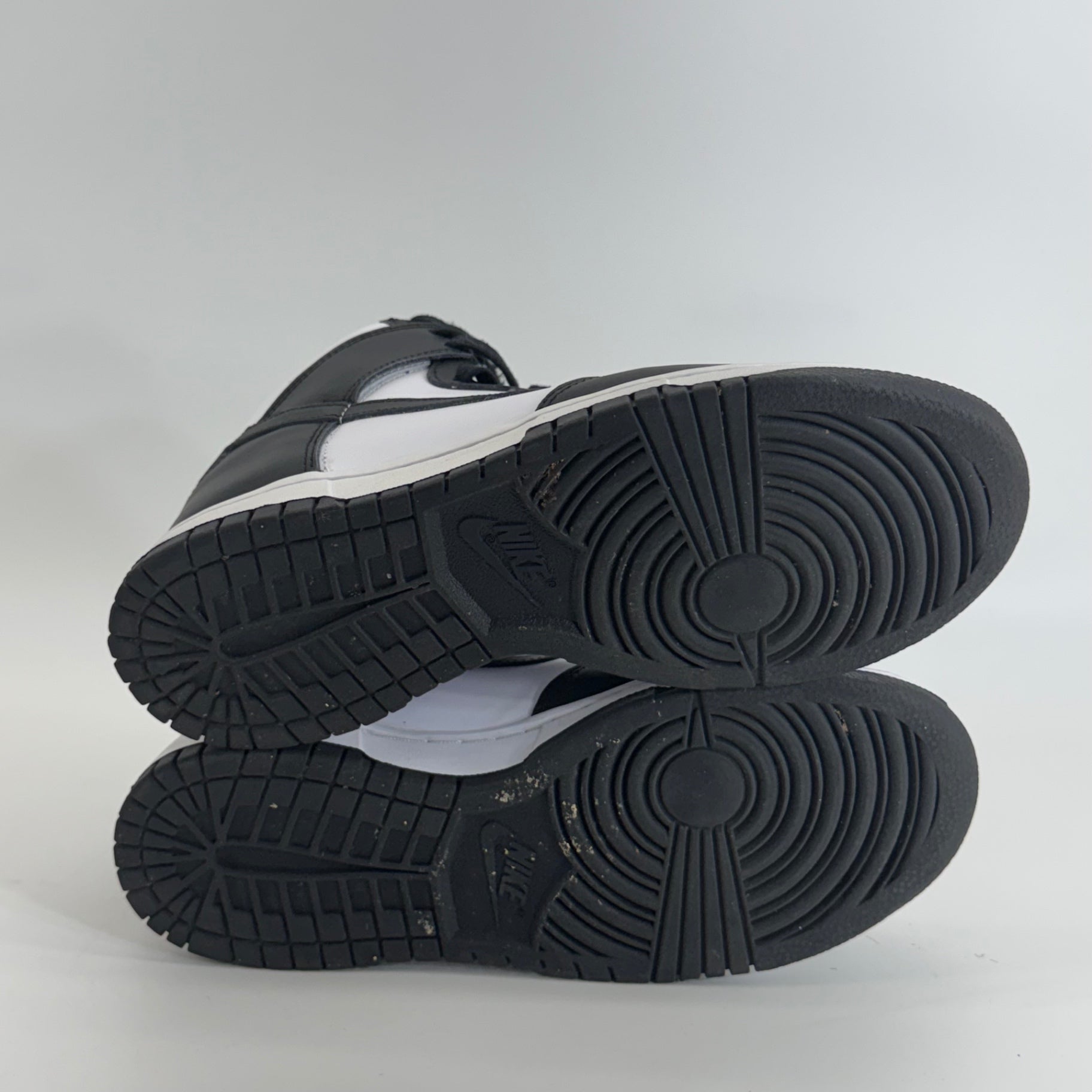 Nike Dunk High Sneaker Panda Black and White Sz 8