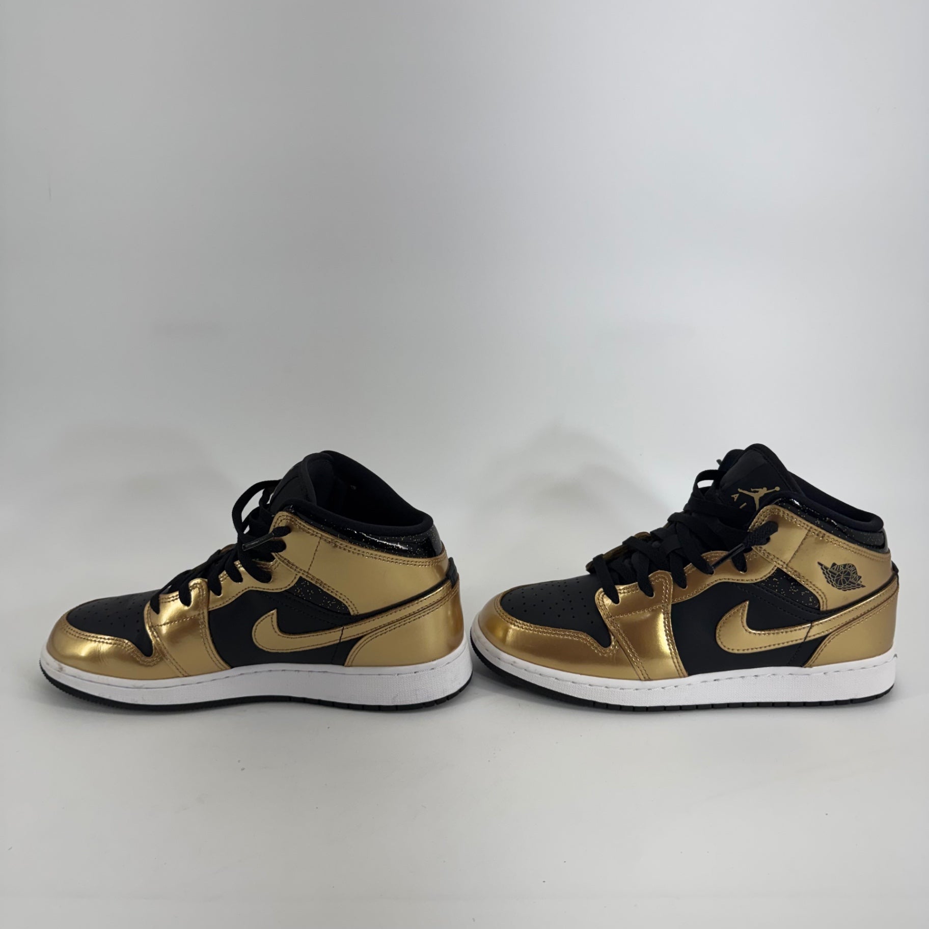 Air Jordan 1 Mid SE Metallic Gold Black Sz 7Y