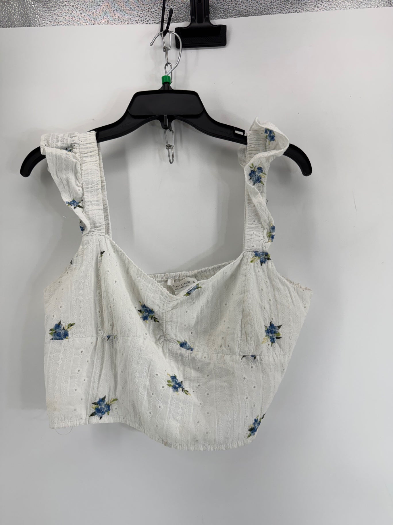 Kirious Large White Top w/ Flower Embroidery
