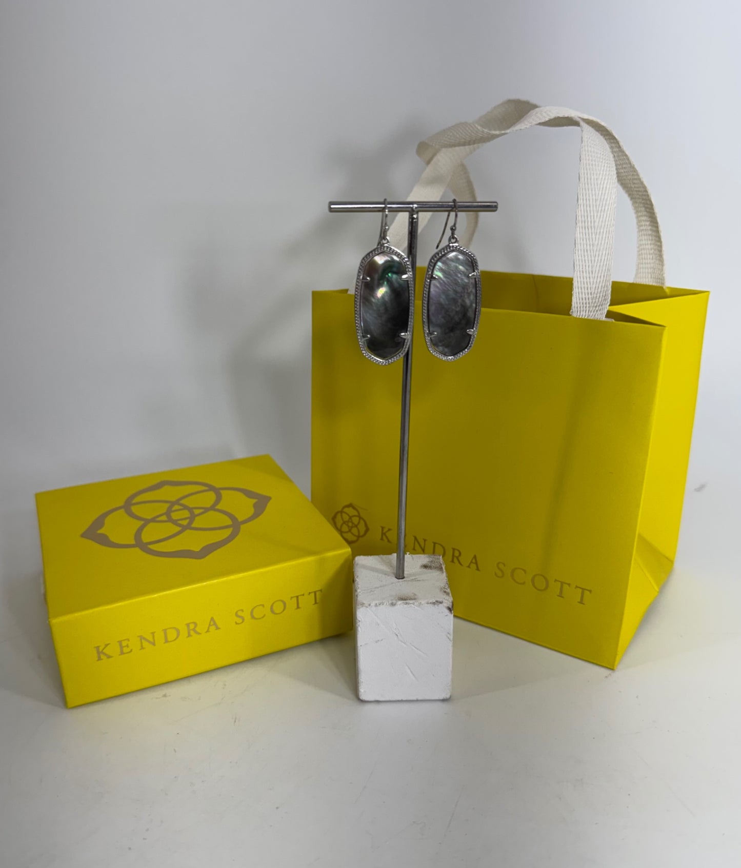 Kendra Scott Mother of Pearl Earrings