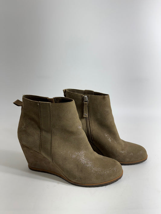 Linea Paolo Beige Zip Wedges