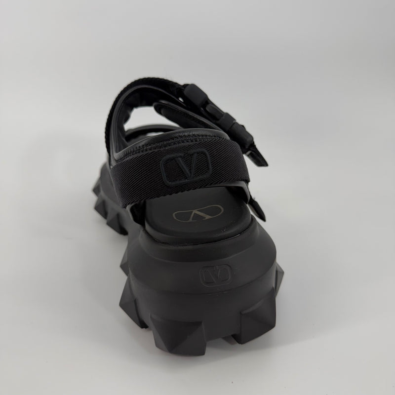 Valentino Garavani Roman Stud Leather Sandals Size 39 / 8.5