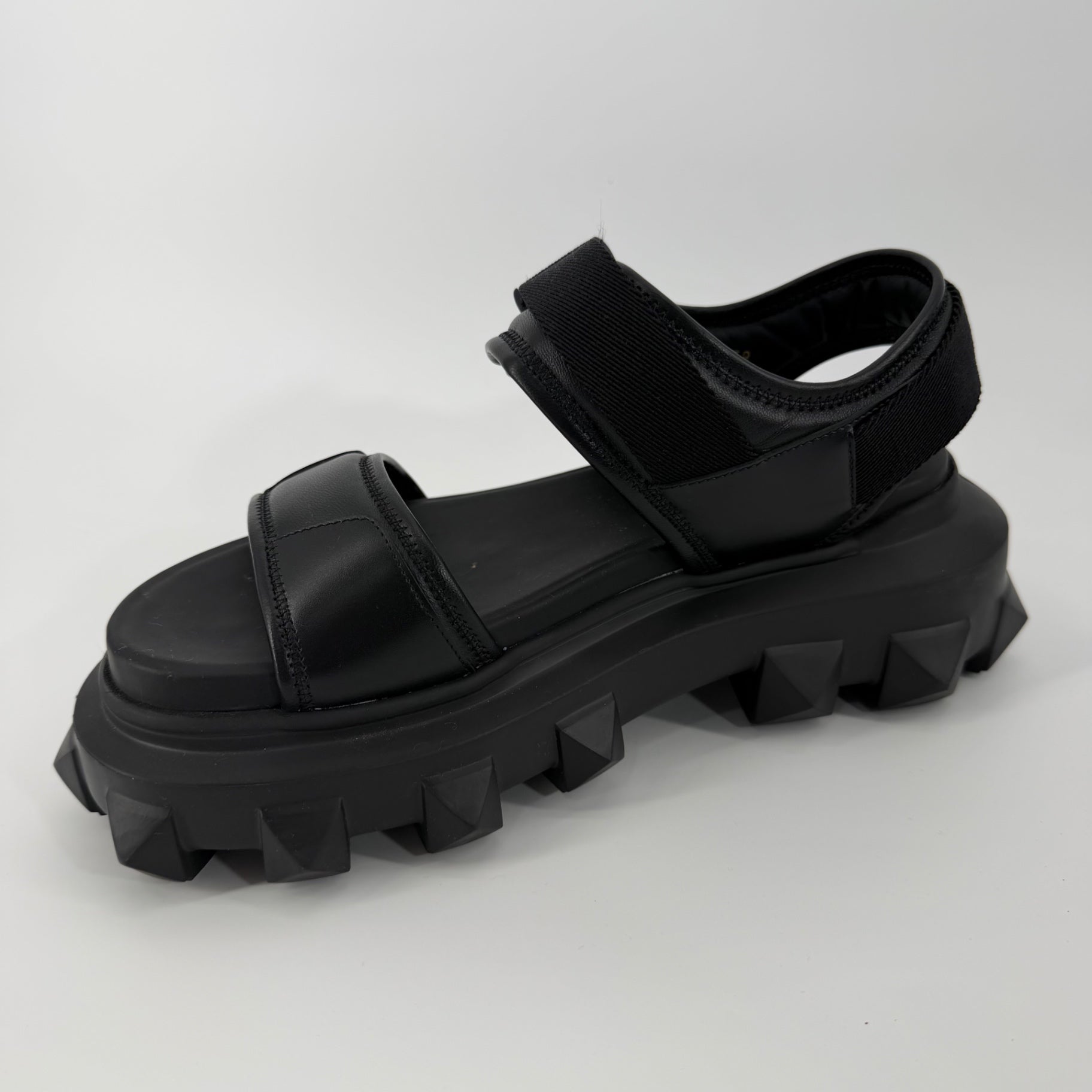 Valentino Garavani Roman Stud Leather Sandals Size 39 / 8.5