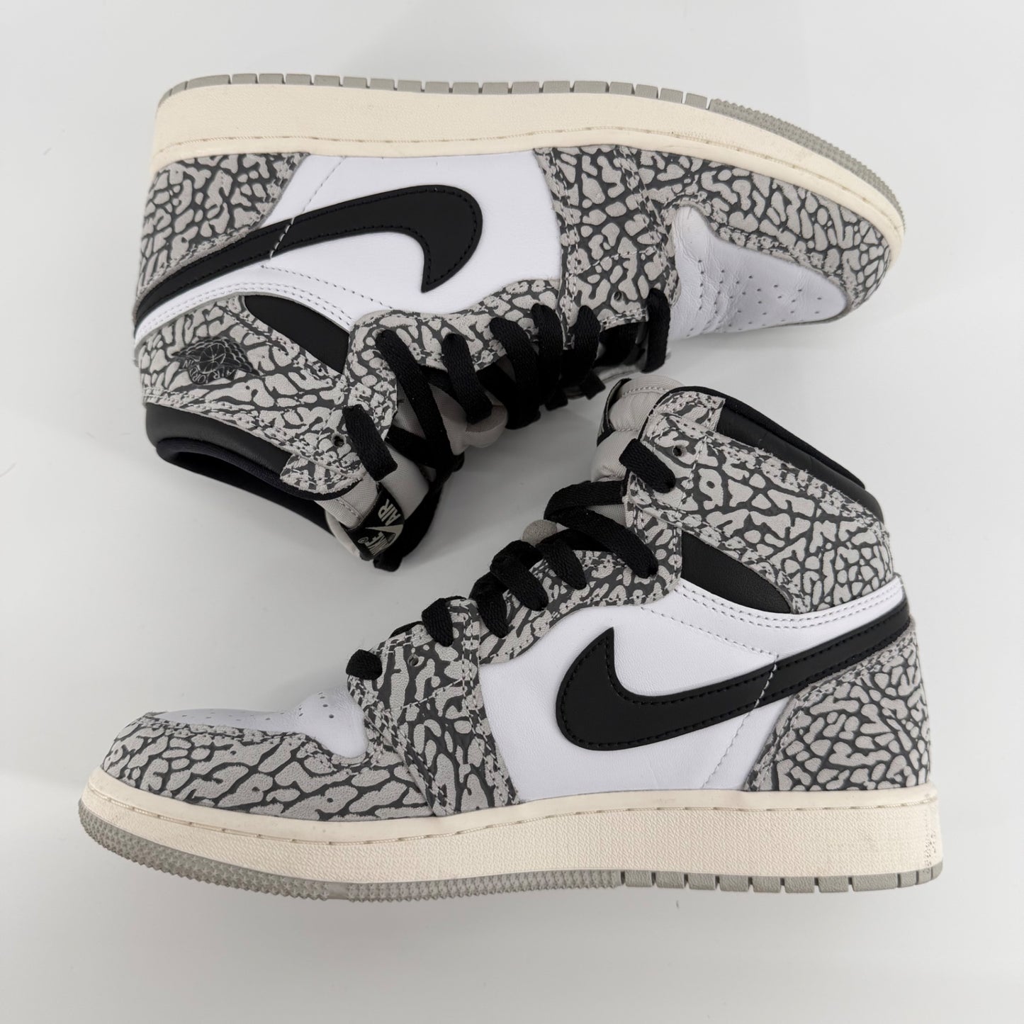 Nike Air Jordan 1 Retro High OG White Cement Sneaker Sz W 8.5