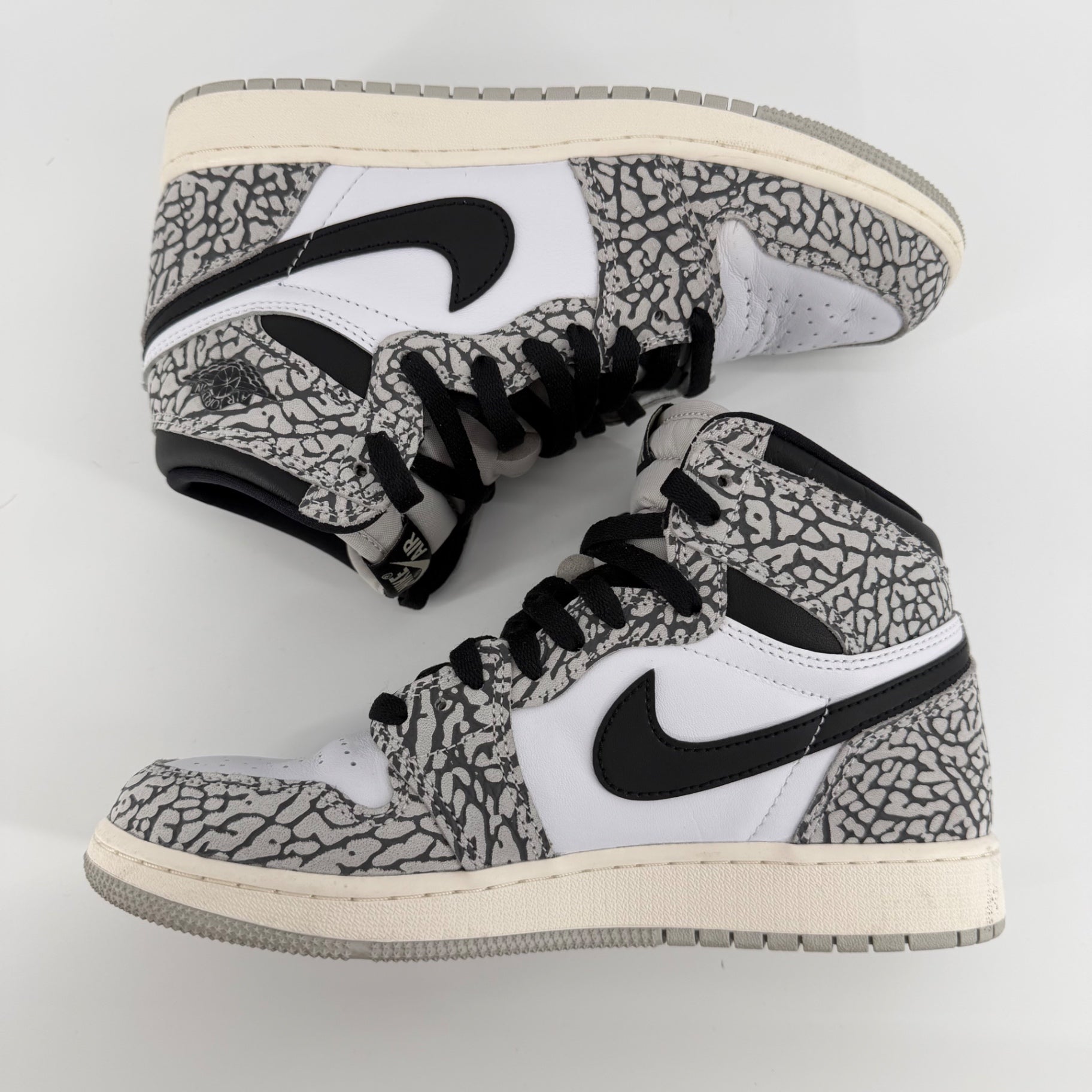 Nike Air Jordan 1 Retro High OG White Cement Sneaker Sz W 8.5