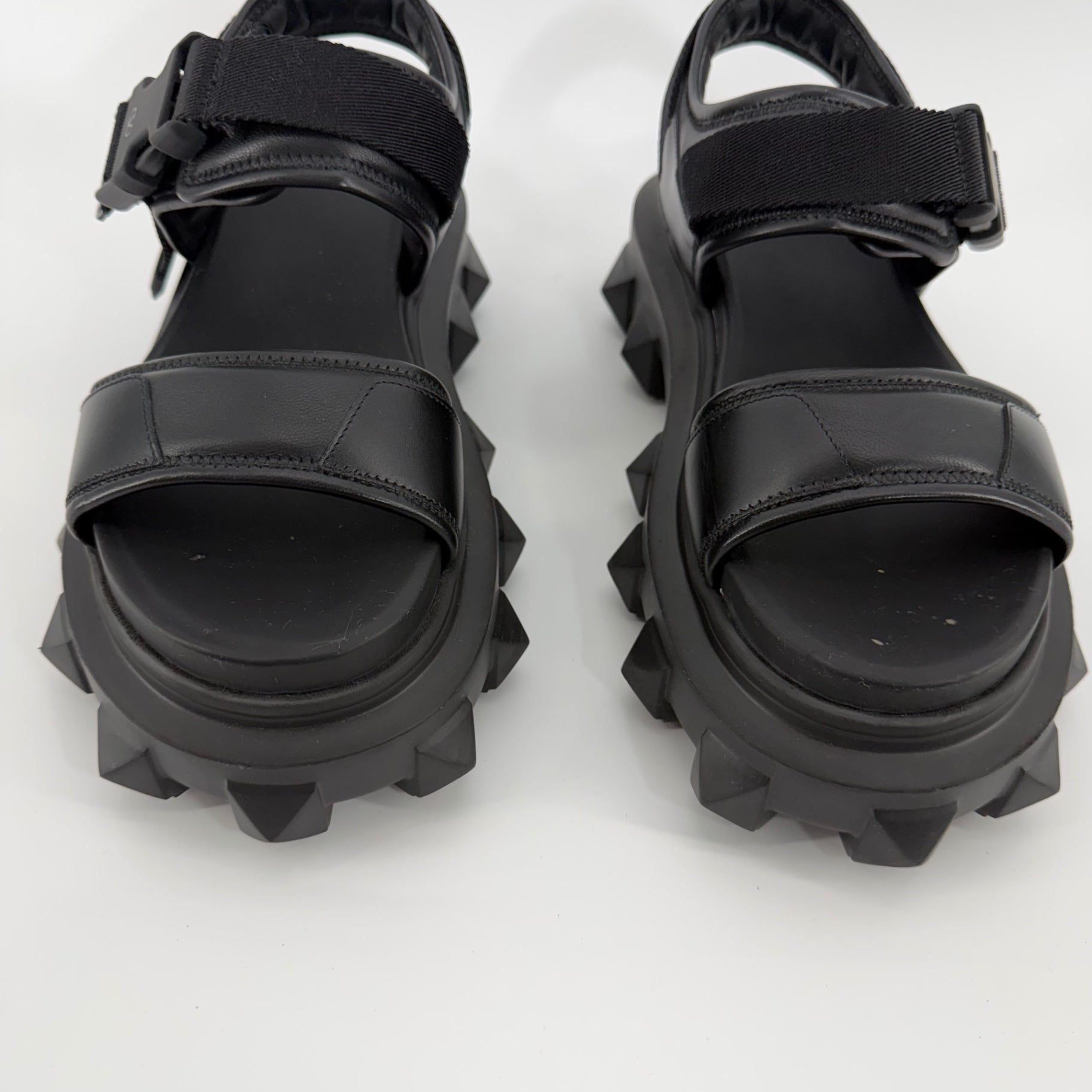 Valentino Garavani Roman Stud Leather Sandals Size 39 / 8.5