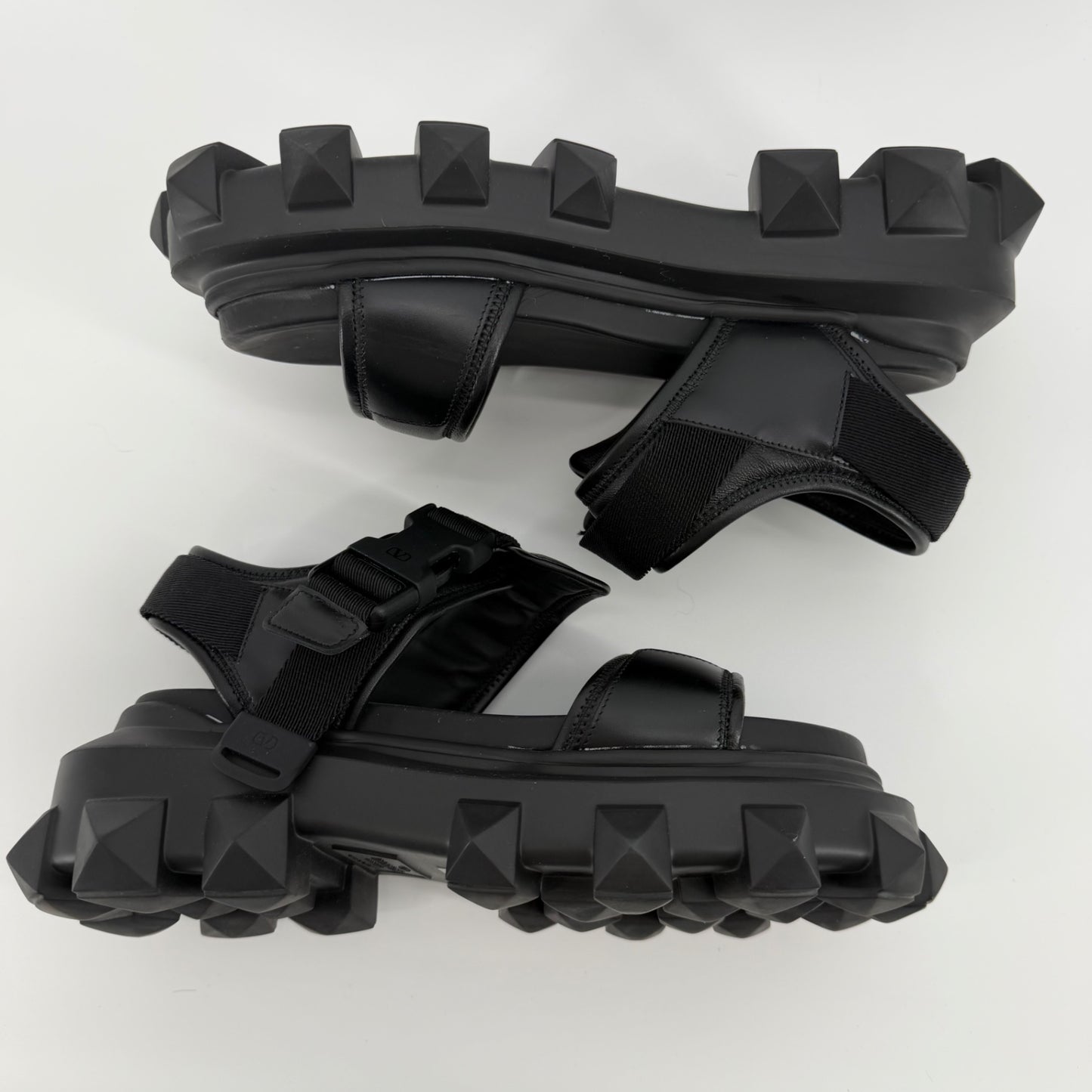 Valentino Garavani Roman Stud Leather Sandals Size 39 / 8.5