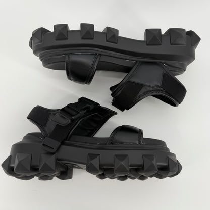 Valentino Garavani Roman Stud Leather Sandals Size 39 / 8.5