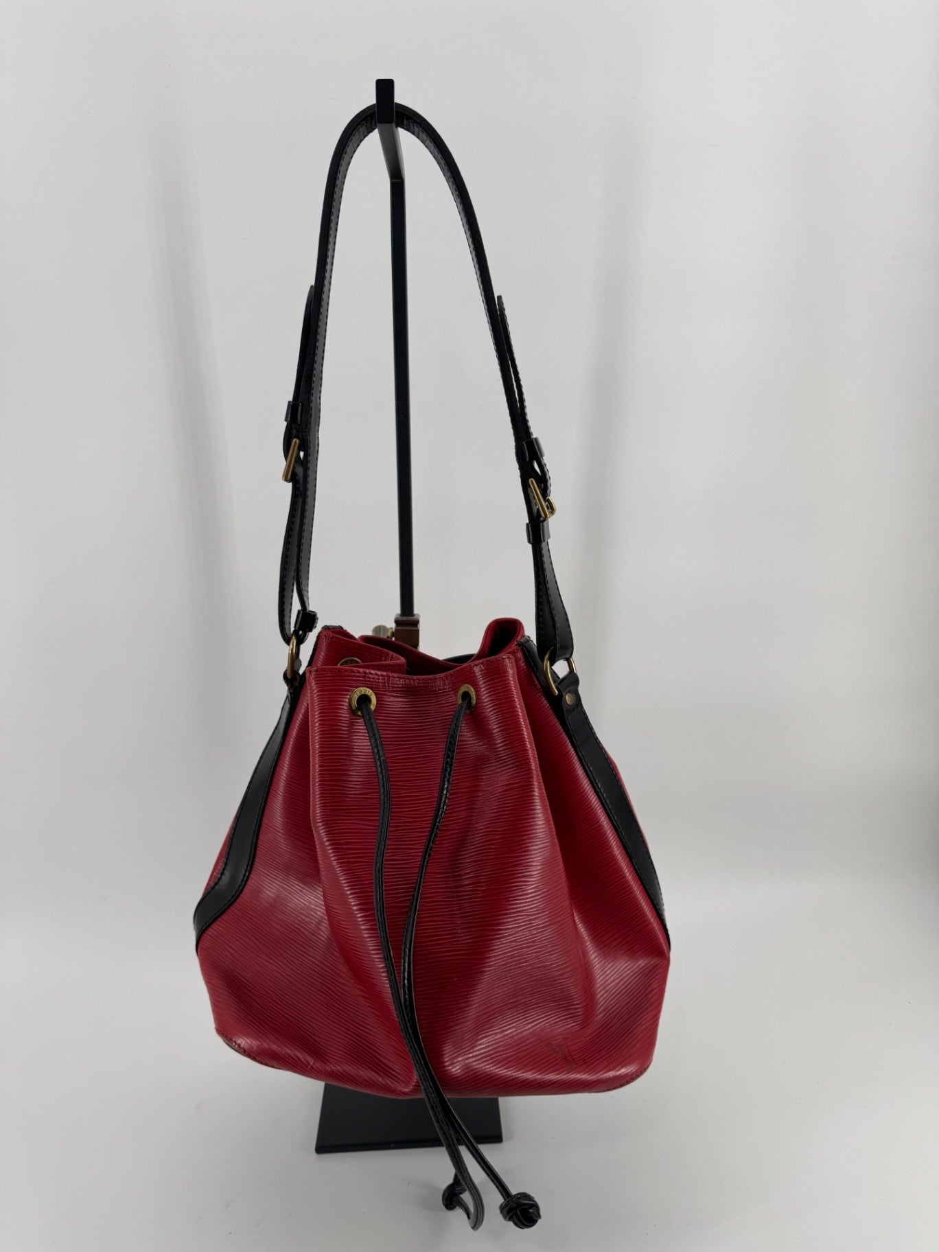 Louis Vuitton Epi Noé GM Red