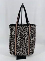 2 Chic Embroidered Shoulder Tote