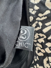 2 Chic Embroidered Shoulder Tote