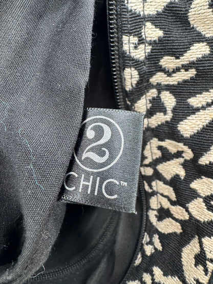 2 Chic Embroidered Shoulder Tote