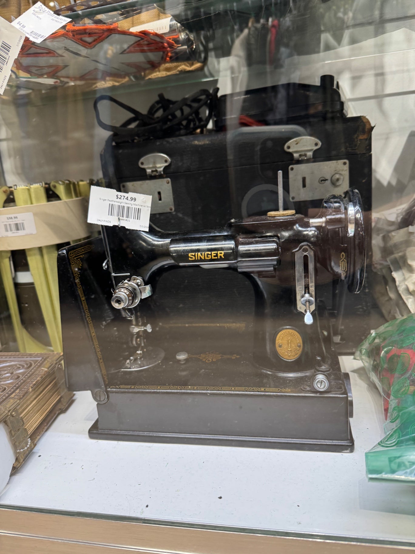 Singer Featherweight Sewing Machine w/ box