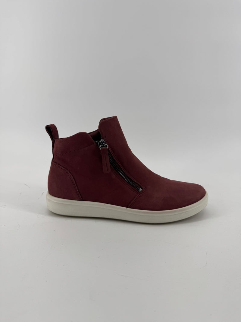 ecco Burgundy High Top Shoes Size 8.5