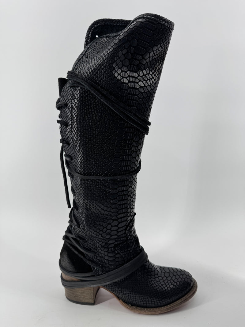 Freebird Black Coal Scale Boots Size 8