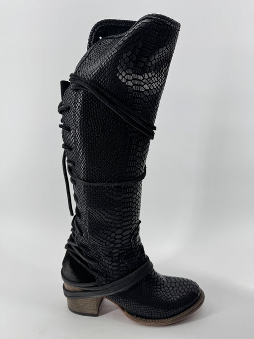 Freebird Black Coal Scale Boots Size 8