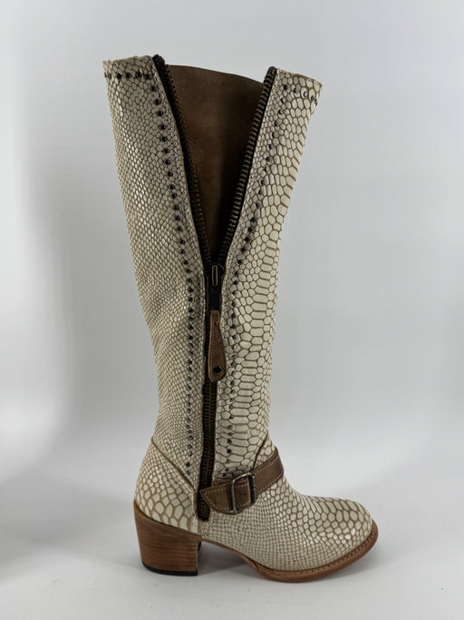 Freebird Ivory Carson Scale Boots Size 8