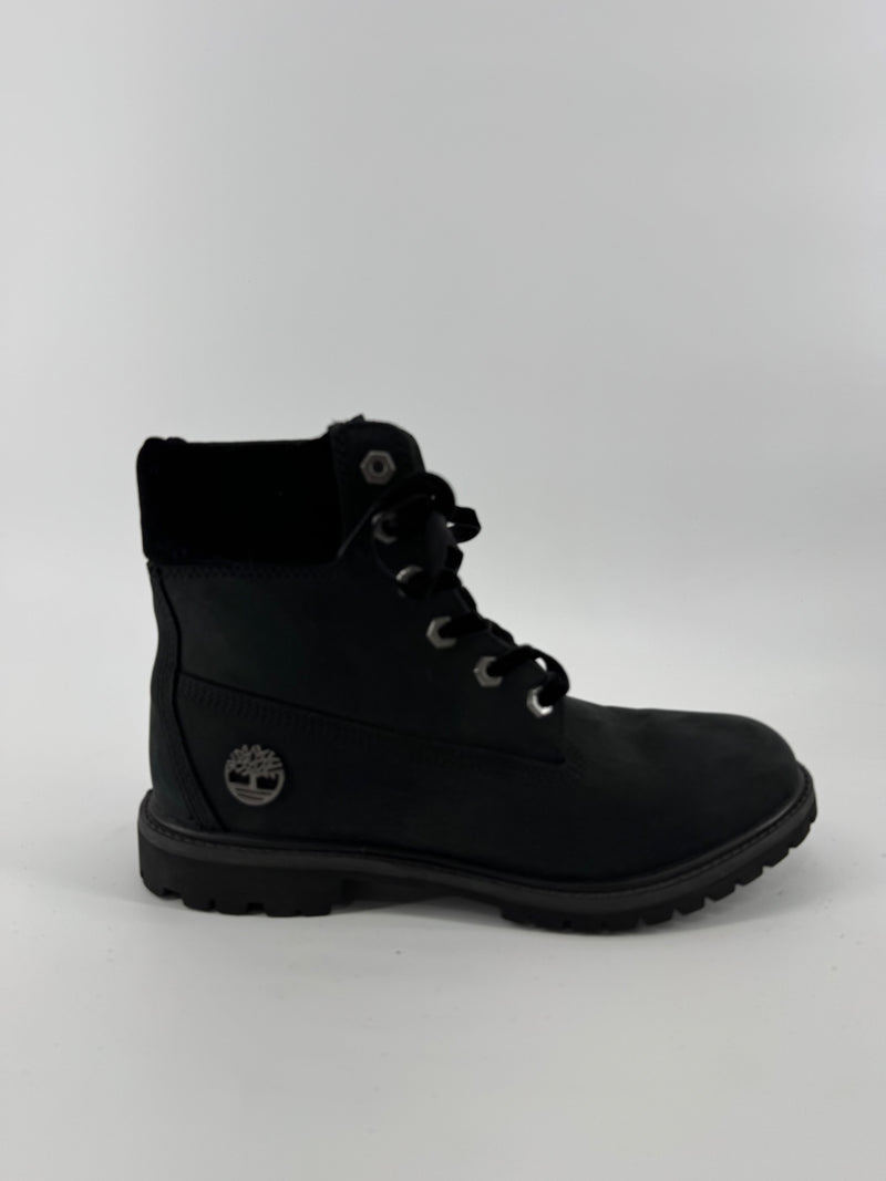 Timberland Black Velvet Accent Boots Size 8.5