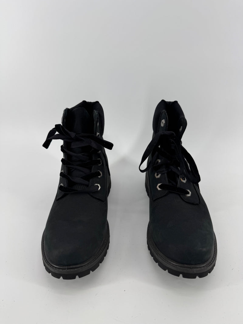 Timberland Black Velvet Accent Boots Size 8.5
