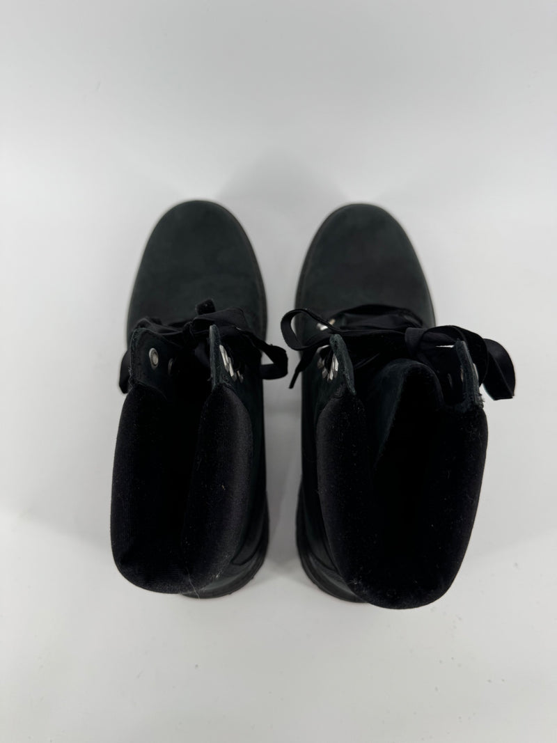 Timberland Black Velvet Accent Boots Size 8.5