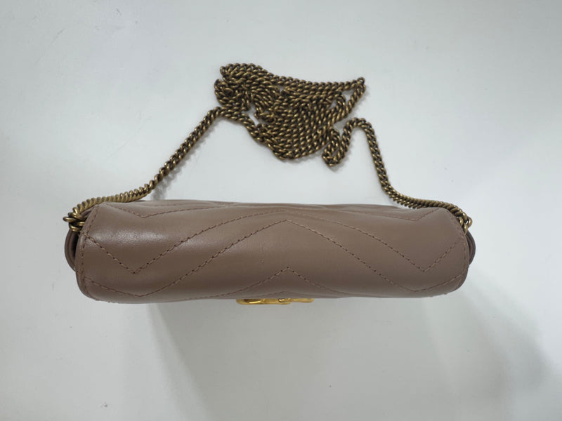 Gucci GG Marmont Matelassé Mini Chain Bag