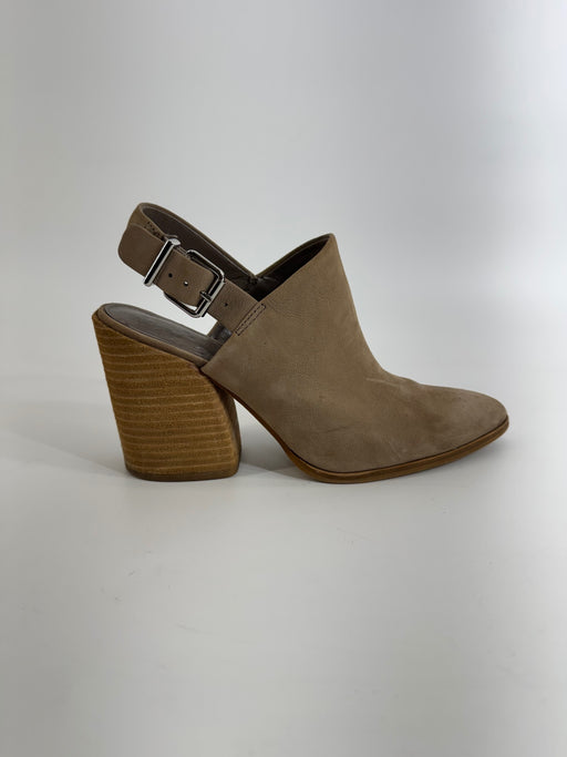 Vince Camuto Taupe Heels Size 6.5