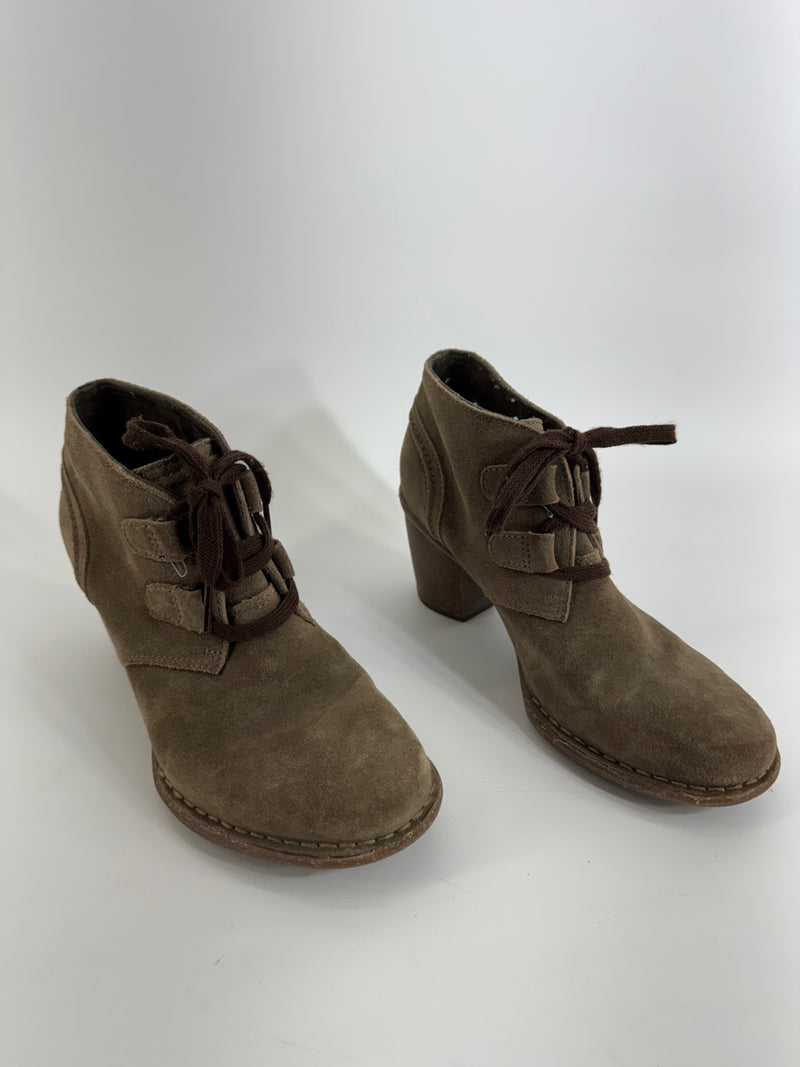 Clarks Brown Suede Ankle Boots Size 8.5