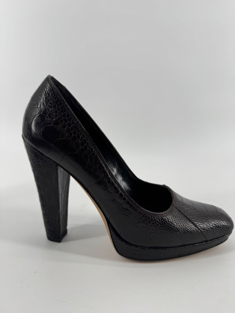 Gucci Croc Embossed Pump Heels Size 7